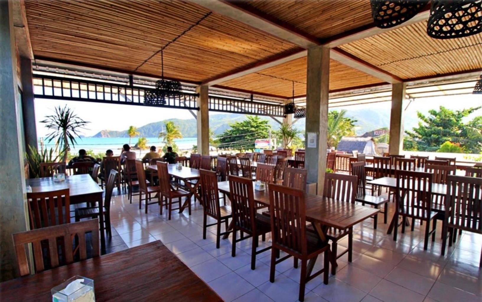 Oyo1096安达小屋和餐厅 Kuta  外观 照片